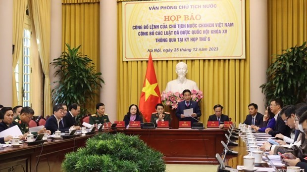 En la conferencia de prensa (Foto: baophapluat.vn)