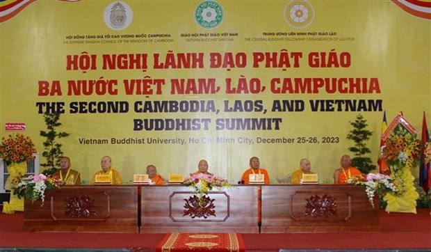La inauguración de la Cumbre del Budismo Vietnam-Laos-Camboya. (Foto: VNA)