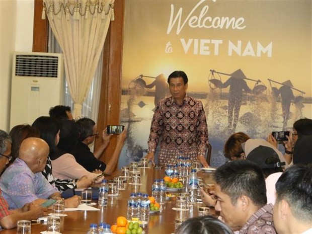 El embajador de Vietnam en Indonesia, Ta Van Thong, habla en la reunión (Foto: VNA)