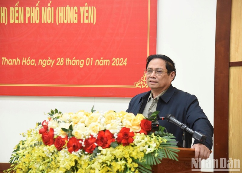 El primer ministro Pham Minh Chinh habla en el evento.