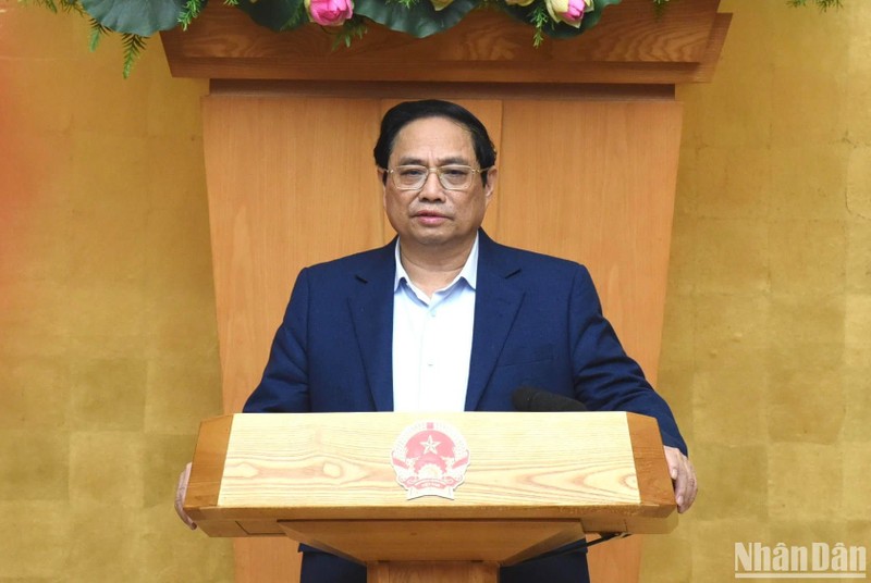 El premier Pham Minh Chinh preside la reunión. 