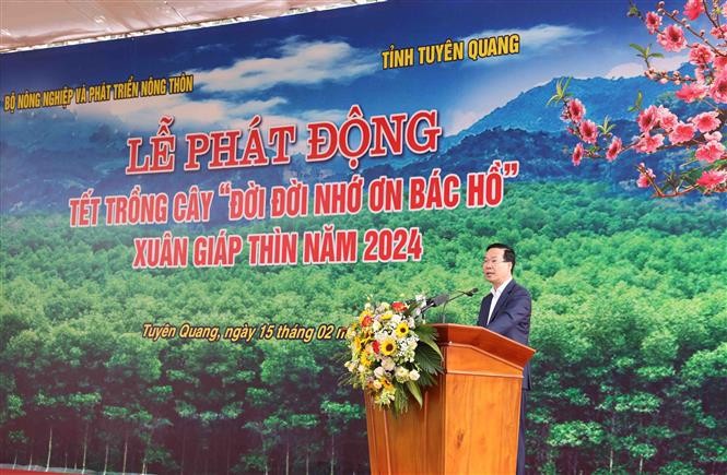 El presidente de Vietnam, Vo Van Thuong, en la ceremonia de lanzamiento del Festival de plantación de árboles (Foto: VNA)