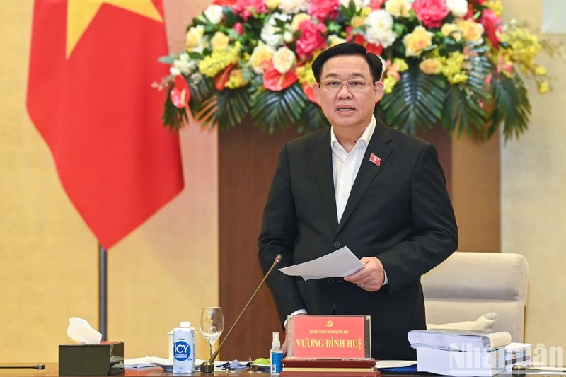 El presidente de la Asamblea Nacional de Vietnam, Vuong Dinh Hue, en la reunión.