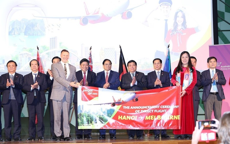 Vietjet anuncia la ruta aérea que conecta Hanoi - Melbourne en presencia del primer ministro Pham Minh Chinh. (Foto: VNA)