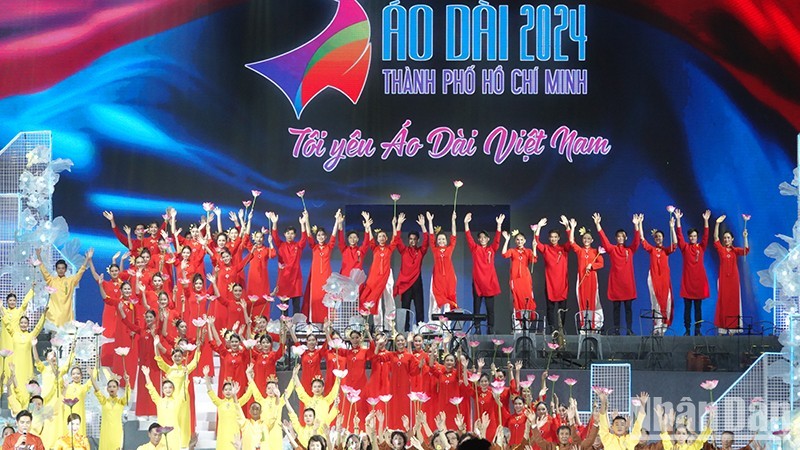 Inauguran Festival Ao Dai de Ciudad Ho Chi Minh
