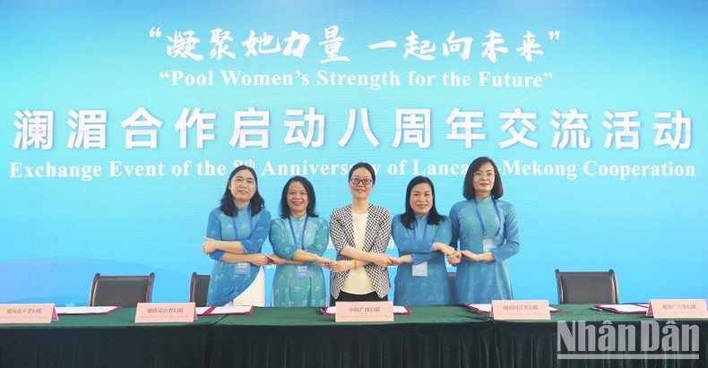 Las uniones de mujeres de las provincias fronterizas vietnamitas de Lang Son, Ha Giang, Cao Bang y Quang Ninh y de la región autónoma de la etnia Zhuang de Guangxi firmaron un memorando de cooperación.