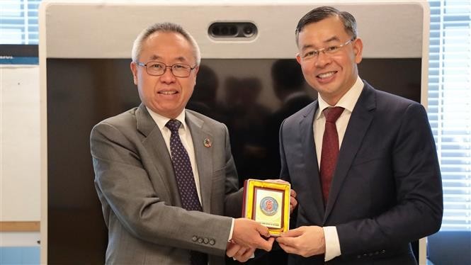 El auditor general estatal de Vietnam, Ngo Van Tuan, sostuvo aquí un encuentro de trabajo con Li Junhua, subsecretario general para Asuntos Económicos y Sociales de las Naciones Unidas. (Fuente:VNA)