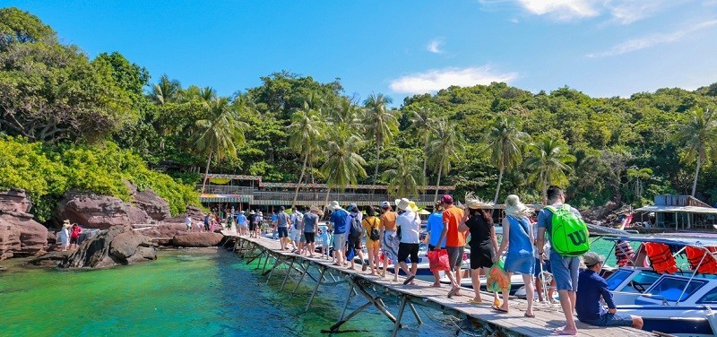 Phu Quoc aparece continuamente en lista de los destinos más favoritos. (Foto: Nhan Dan)