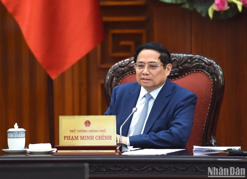 El primer ministro de Vietnam, Pham Minh Chinh, preside la teleconferencia. (Foto: Nhan Dan)