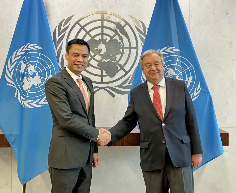 El secretario general de las Naciones Unidas, Antonio Guterres, y el embajador Dang Hoang Giang, representante permanente de Vietnam ante la ONU (Foto: VNA)