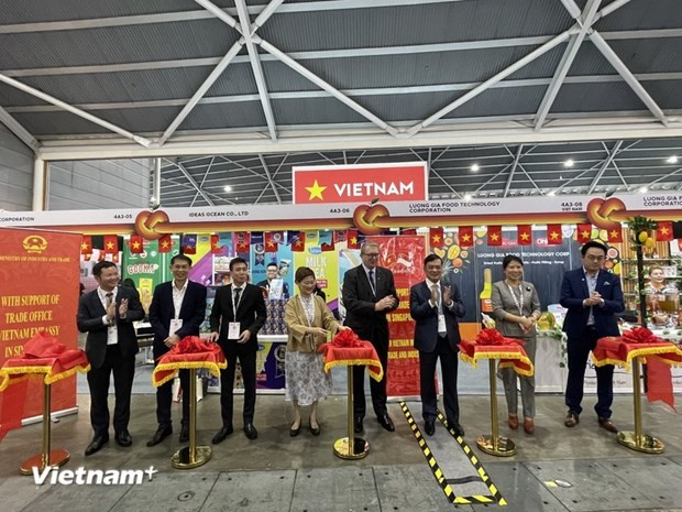 Vietnam asiste a mayor feria de alimentos y bebidas de Asia en Singapur