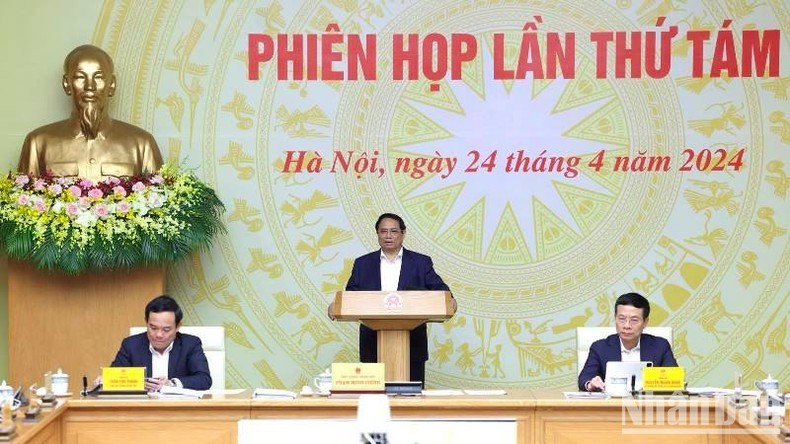 El primer ministro, Pham Minh Chinh, preside la reunión.