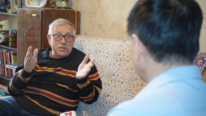 Piotr Tsvetov, primer vicepresidente de la Asociación de Amistad Rusia-Vietnam, en la entrevista. (Foto: VNA)