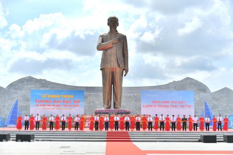 Inauguran monumento dedicado al Presidente Ho Chi Minh en Phu Quoc.