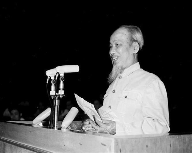 El Presidente Ho Chi Minh habla en el segundo periodo de sesiones de la Asamblea Nacional de la III legislatura, el 7 de abril de 1965. (Foto: VNA)