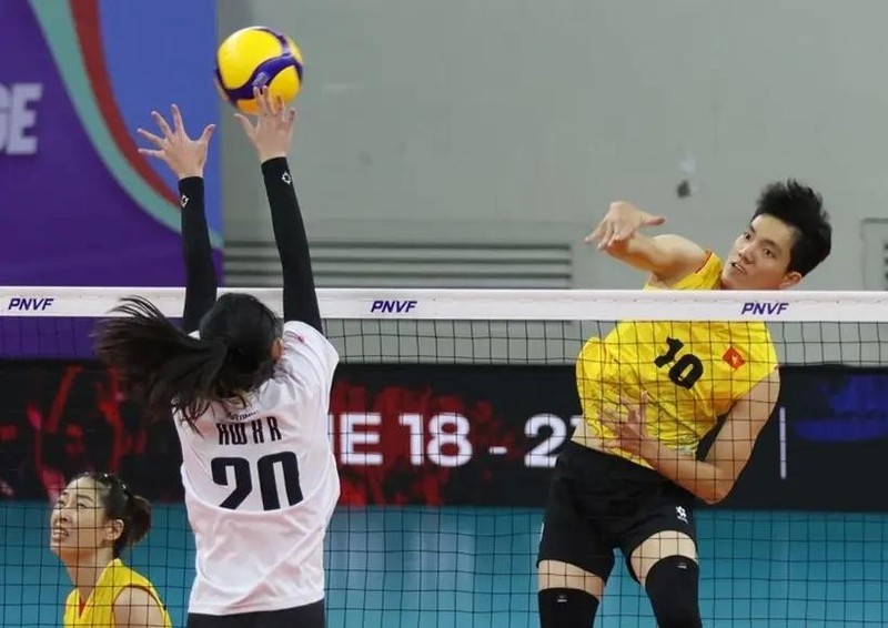 Nguyen Thi Bich Tuyen (camiseta amarilla) tiene un desempeño excelente ante el equipo de Kazajstán (Foto: AVC)