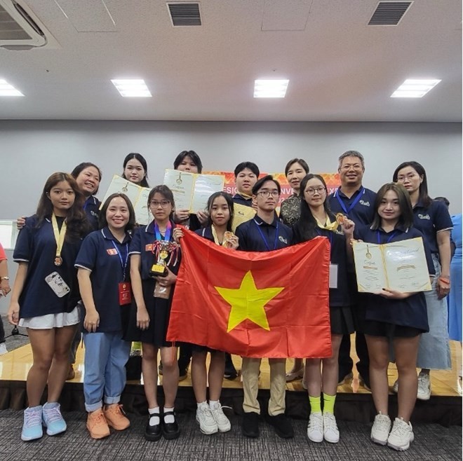 Representantes vietnamitas en la Exposición de Diseño, Ideas e Inventos de Japón 2024. (Foto: Internet)