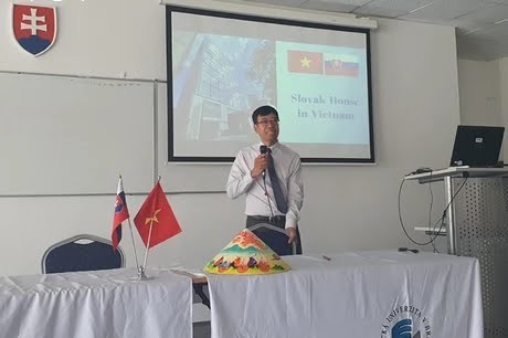 El embajador de Vietnam en Eslovaquia, Nguyen Tuan, en el evento. (Foto: VOV)