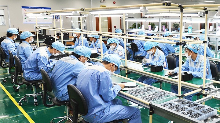 Vietnam prepara recursos humanos de alta calidad para industria de semiconductores