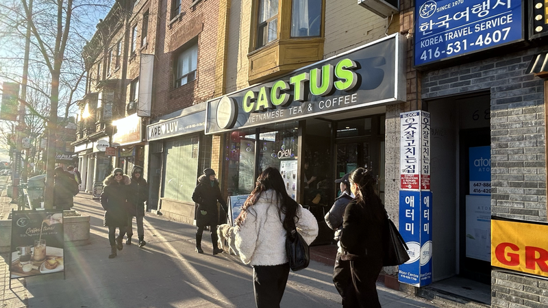 La tienda presenta los productos de café vietnamita de Cactus en un barrio central de Toronto, Canadá. (Foto: baotintuc.vn)