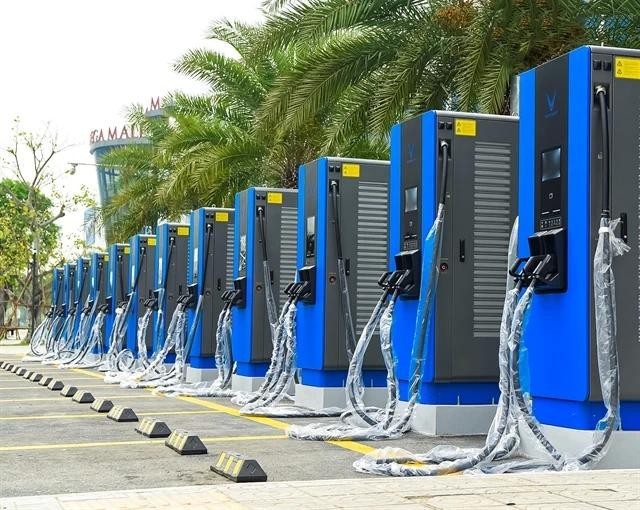 Una estación de carga de VinFast en el distrito de Long Bien de Hanói. (Foto: VinFast)