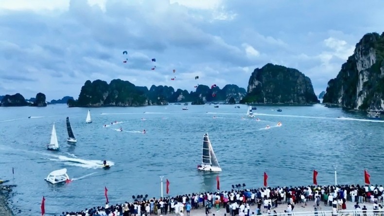 Emocionante festival de vela, paracaidismo y motos de agua de Ha Long 2024