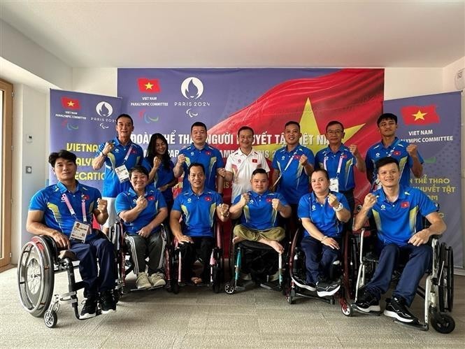 La delegación de atletas con discapacidad de Vietnam se prepara para competir en los Juegos Paralímpicos de París 2024. (Foto: VNA)