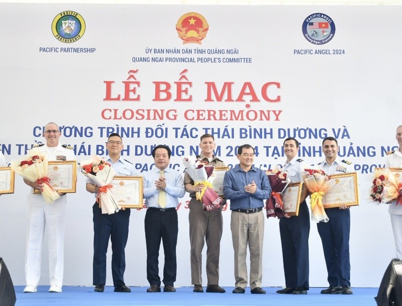 La ceremonia de clausura del programa. (Foto: baoquangngai.vn)