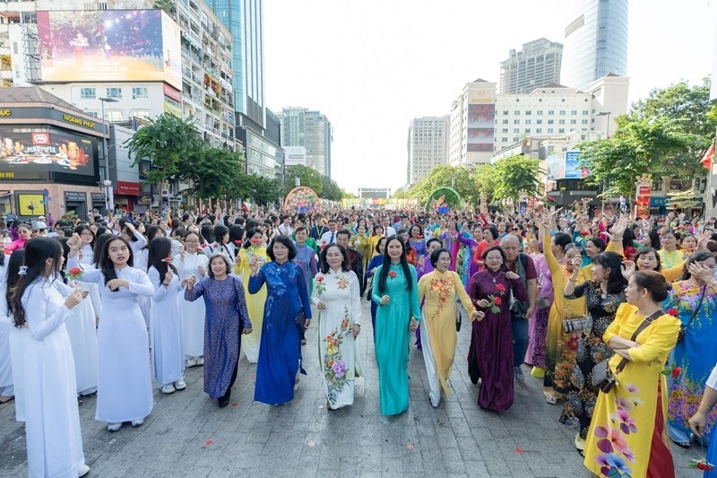 El Festival de Ao Dai es considerado uno de los productos turísticos únicos de Ciudad Ho Chi Minh. (Foto: hanoimoi.vn)