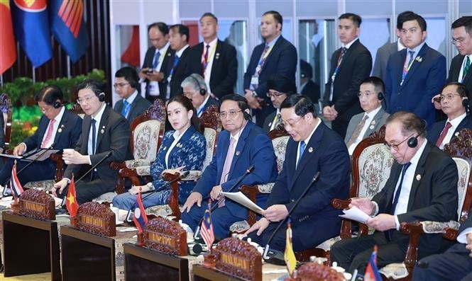 El primer ministro Pham Minh Chinh participa en la conversación entre líderes de la Asean y representantes de AIPA. (Foto: VNA)