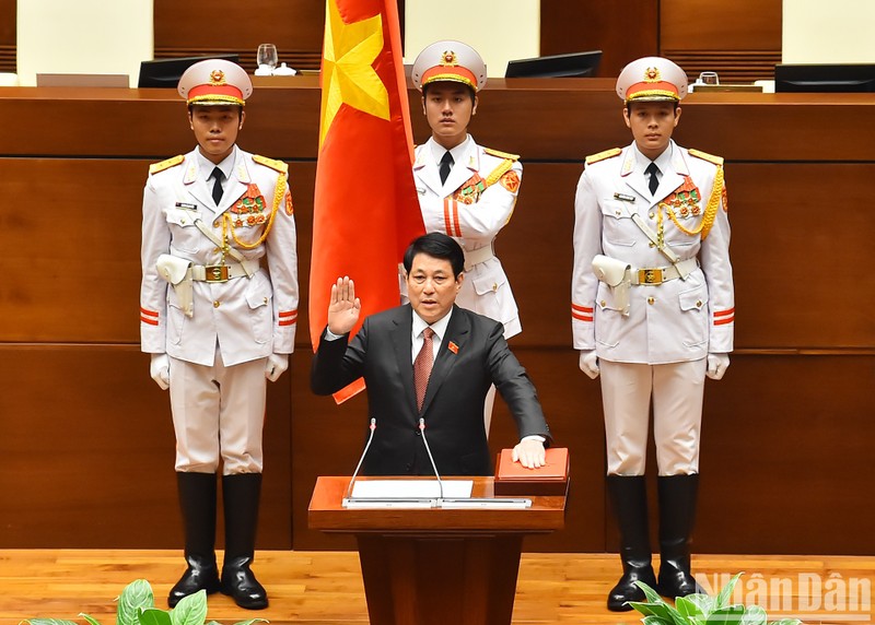 Luong Cuong jura su cargo como presidente de la República Socialista de Vietnam del mandato 2021-2026. (Fotografía: Nhan Dan)