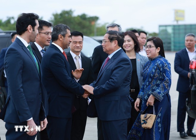 El primer ministro Pham Minh Chinh, su esposa y una delegación de alto rango de Vietnam parten de Hanói rumbo hacia Medio Oriente. (Foto: VNA)