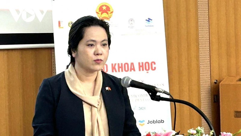 Vu Chi Mai, cónsul general de Vietnam en Fukuoka, habla en el evento. (Foto: VOV)