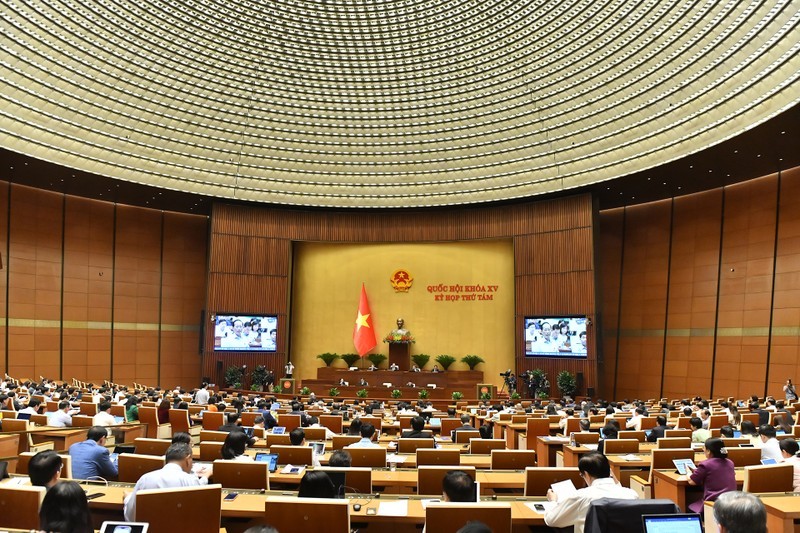 Parlamento vietnamita debate proyectos de ley para facilitar inversión, producción y negocios