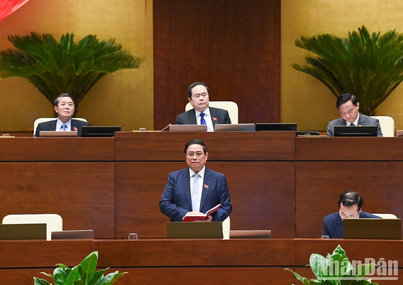 El primer ministro de Vietnam, Pham Minh Chinh, en el octavo período de sesiones de la Asamblea Nacional de la XV legislatura. (Foto: Nhan Dan)