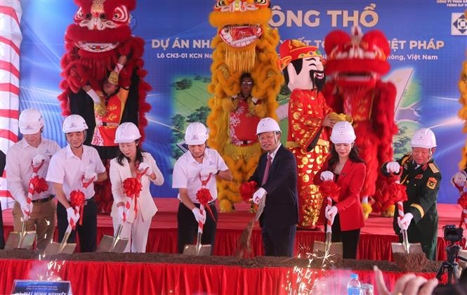 El proyecto de fábrica de chapas de acero Viet Phap 2 comienza su construcción (Foto: VNA)