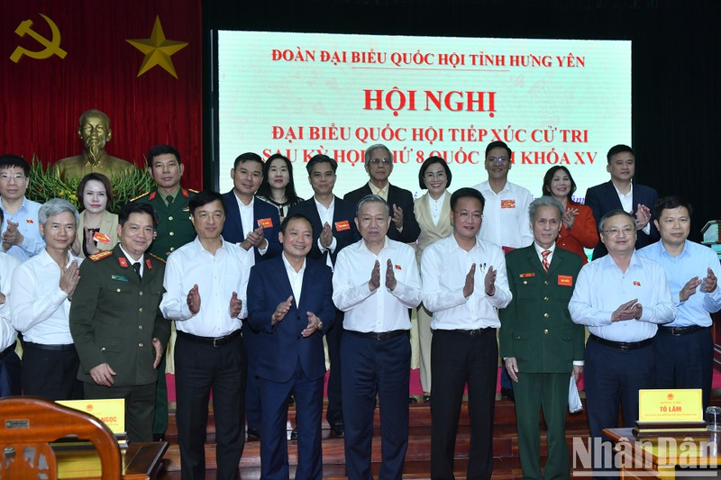 El secretario general del Partido Comunista de Vietnam, To Lam, y los delegados (Foto: Nhan Dan)