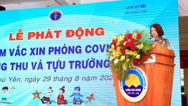 La viceministra de Salud Pública Nguyen Thi Lien Huong habla en el acto de lanzamiento de la campana. (Fotografía: Ministerio de Salud)