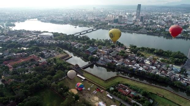 En el Festival de Hue, se ofrecerán vuelos en globo aerostático para contemplar la belleza de la metrópolis desde decenas de metros sobre la tierra. (Fotografía: VNA)