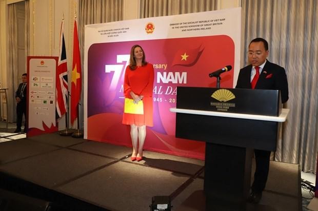 El embajador de Vietnam en Reino Unido, Nguyen Hoang Long, interviene en la cita. (Fotografía: VNA)