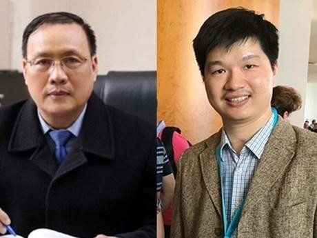 El profesor adjunto y doctor Le Hoang Son, y el profesor y doctor Nguyen Dinh Duc. (Fotografía: qdnd.vn)