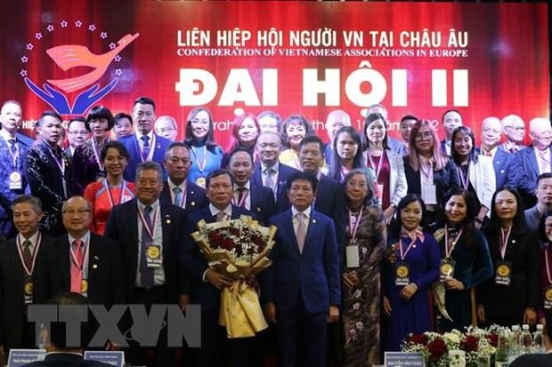 Miembros del Comité ejecutivo de la Unión de Asociaciones de Vietnamitas en Europa. (Fotografía: VNA)