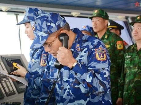 La Guardia Costera de Vietnam realiza llamada con el homólogo de China. (Fotografía: qdnd.vn)