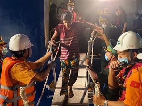 Rescatan más de 300 ciudadanos de Sri Lanka en peligro en aguas vietnamitas. (Fotografía: VNA)
