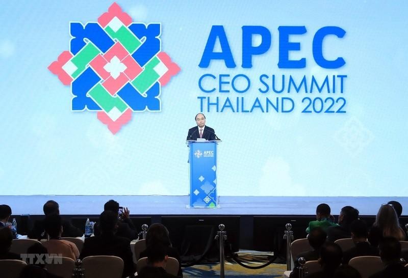 El presidente de Vietnam, Nguyen Xuan Phuc, interviene en la Cumbre de Negocios del Foro de Cooperación Económico Asia-Pacífico (APEC) 2022. (Fotografía: VNA)