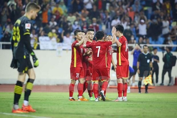 Jugadores vietnamitas celebran el gol. (Fotografía: VNA)