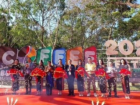 Inauguración de una vía peatonal en la ciudad de Buon Ma Thuot, en ocasión del festival. (Foto: VNA)