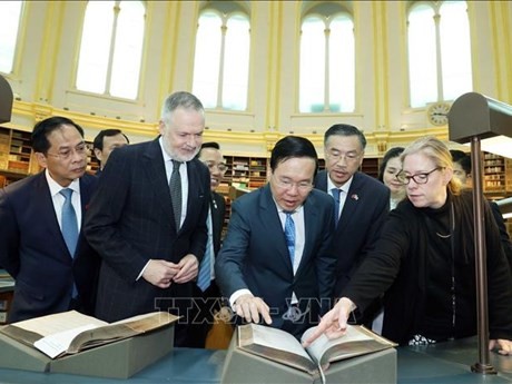 El presidente de Vietnam, Vo Van Thuong, visita el Museo Británico. (Foto: VNA)