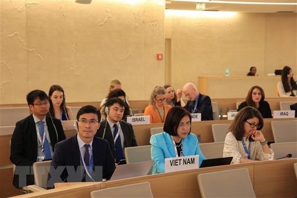 Representantes de Vietnam en la sesión (Foto: VNA)