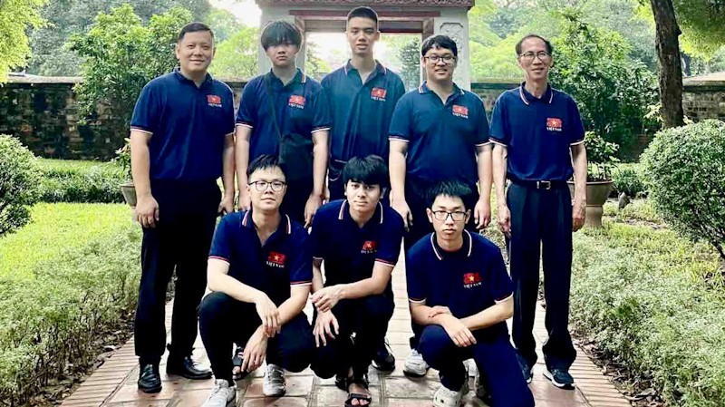 Delegación vietnamita en la Olimpiada Internacional de Matemática 2023. 